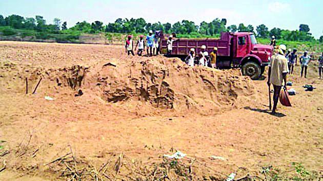 28 Ghats give 13 crores revenue | २८ घाटांनी दिला १३ कोटींचा महसूल 28 Ghats give 13 crores revenue | २८ घाटांनी दिला १३ कोटींचा महसूल