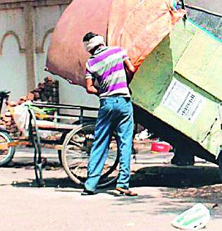 Notice to 200 encroachment holders | २०० अतिक्रमणधारकांना नोटीस