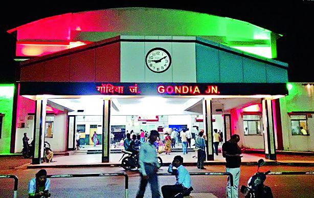  Sticks of five lakhs stolen in 24 hours | पाच लाखांच्या चोरीचा २४ तासांत छडा