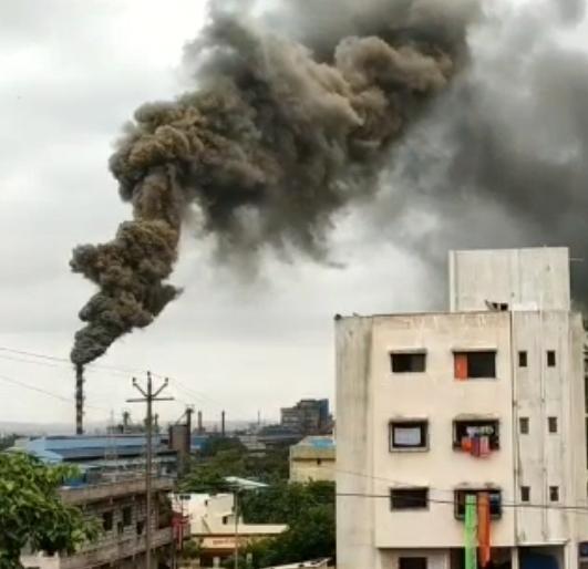 Fire at Satpur Graphite Company | सातपूरच्या ग्राफाइट कंपनीला आग