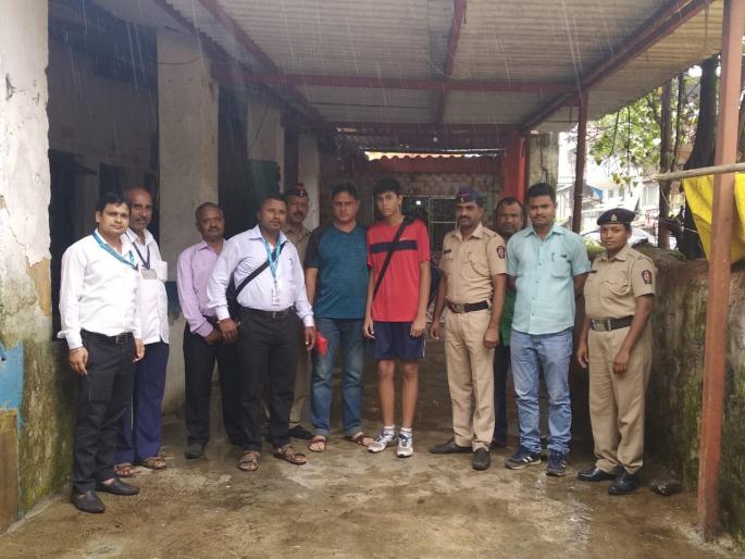 Surprised in the custody of Parsa parents absconding from Mumbai | मुंबईहून बेपत्ता पारस पालकांच्या ताब्यात सुखरूप