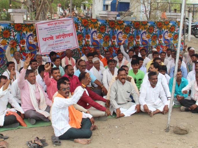 A Front for Farmers' Association District Collectorate | शेतकरी संघटनेचा जिल्हाधिकारी कार्यालयावर मोर्चा A Front for Farmers' Association District Collectorate | शेतकरी संघटनेचा जिल्हाधिकारी कार्यालयावर मोर्चा