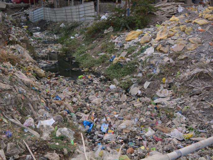 Dispose of pouch, otherwise the penalty of 50 thousand! | पाऊचची विल्हेवाट लावा, अन्यथा ५० हजारांचा दंड ! Dispose of pouch, otherwise the penalty of 50 thousand! | पाऊचची विल्हेवाट लावा, अन्यथा ५० हजारांचा दंड !