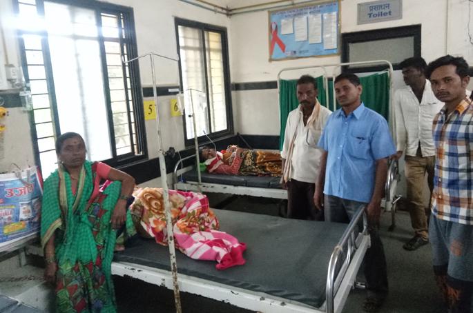 Inflicted heavy casualties on the farm laborer family of Savargaon, Sondev; Mourning over both villages | सावरगाव, सोनदेव येथील शेतमजूर कुटुंबावर आस्मानी संकटाचा घाला; दोन्ही गावावर शोककळा Inflicted heavy casualties on the farm laborer family of Savargaon, Sondev; Mourning over both villages | सावरगाव, सोनदेव येथील शेतमजूर कुटुंबावर आस्मानी संकटाचा घाला; दोन्ही गावावर शोककळा