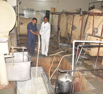 The capacity of milk collection center will increase by 50,000 liters | दूध संकलन केंद्राची क्षमता ५० हजार लिटरने वाढविणार The capacity of milk collection center will increase by 50,000 liters | दूध संकलन केंद्राची क्षमता ५० हजार लिटरने वाढविणार