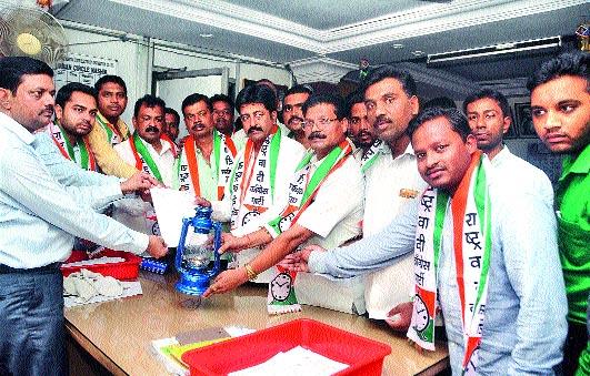 'Lantern' gift from the nation's plaintiff! | राष्टÑवादीकडून ‘कंदील’ भेट ! 'Lantern' gift from the nation's plaintiff! | राष्टÑवादीकडून ‘कंदील’ भेट !