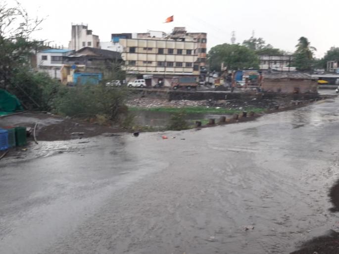 Untimely strike with hail in the district | जिल्ह्यात गारपिटीसह अवकाळीचा तडाखा Untimely strike with hail in the district | जिल्ह्यात गारपिटीसह अवकाळीचा तडाखा