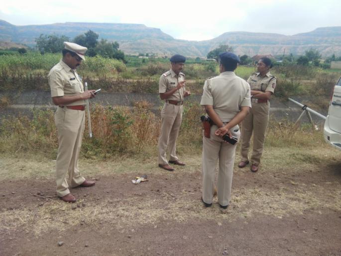 Brutal raping woman in Landwadi, Pune; theft in seven places | पुण्यातील लांडेवाडीत चोरट्याचा महिलेवर पाशवी बलात्कार; सात ठिकाणी केली चोरी Brutal raping woman in Landwadi, Pune; theft in seven places | पुण्यातील लांडेवाडीत चोरट्याचा महिलेवर पाशवी बलात्कार; सात ठिकाणी केली चोरी