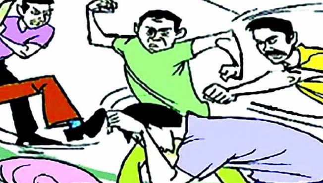 Petrol pump manager beat up | पेट्रोल पंप व्यवस्थापकाला मारहाण Petrol pump manager beat up | पेट्रोल पंप व्यवस्थापकाला मारहाण