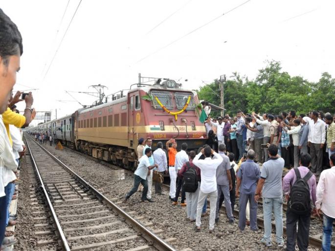 Welcome to the nandagavy metropolis | नांदगावी महानगरीचे जल्लोषात स्वागत