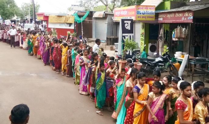 Tree Dindi by the High School of Justice | न्यायडोंगरीत आहेर हायस्कुलतर्फे वृक्ष दिंडी Tree Dindi by the High School of Justice | न्यायडोंगरीत आहेर हायस्कुलतर्फे वृक्ष दिंडी