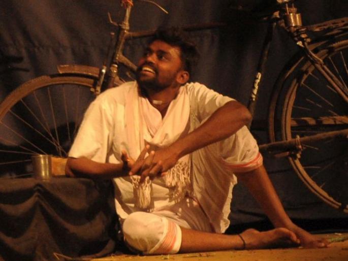 Jivau Ekankika State Tournament reigns in the minds of the attendees of the theater | जिभाऊ एकांकिका राज्य स्पर्धेत रंगमंचावरून कलावंतांचे उपस्थितांच्या मनावर राज Jivau Ekankika State Tournament reigns in the minds of the attendees of the theater | जिभाऊ एकांकिका राज्य स्पर्धेत रंगमंचावरून कलावंतांचे उपस्थितांच्या मनावर राज