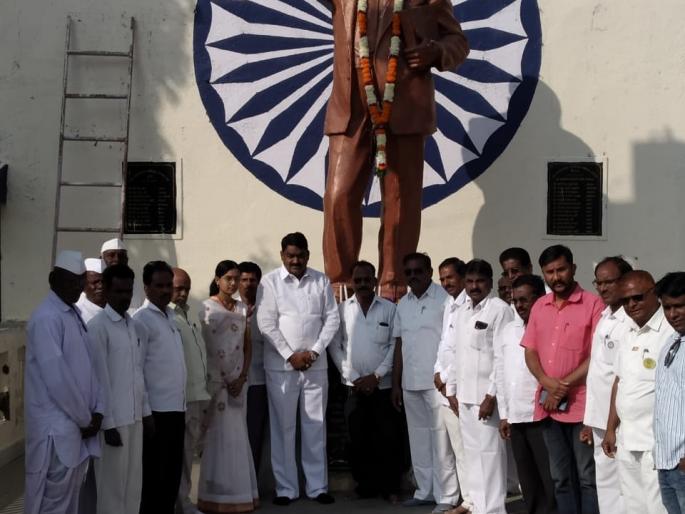 Greetings to Babasaheb Ambedkar at Niphad | बाबासाहेब आंबेडकर यांना निफाड येथे अभिवादन Greetings to Babasaheb Ambedkar at Niphad | बाबासाहेब आंबेडकर यांना निफाड येथे अभिवादन