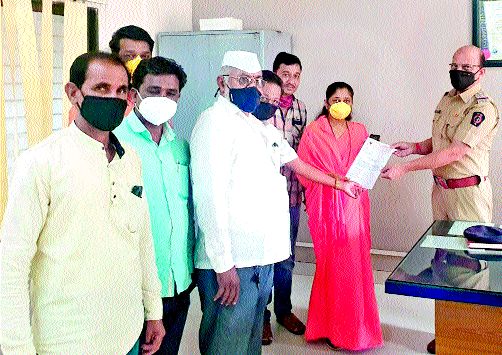 Demand for action against those who spread rumors | अफवा पसरविणाऱ्यांवर कारवाईची मागणी Demand for action against those who spread rumors | अफवा पसरविणाऱ्यांवर कारवाईची मागणी