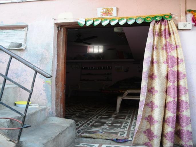  Sales of 45 kg of women in Jalgaon in Gujarat | जळगावातील महिलेची गुजरातमध्ये ४५ हजारात विक्री