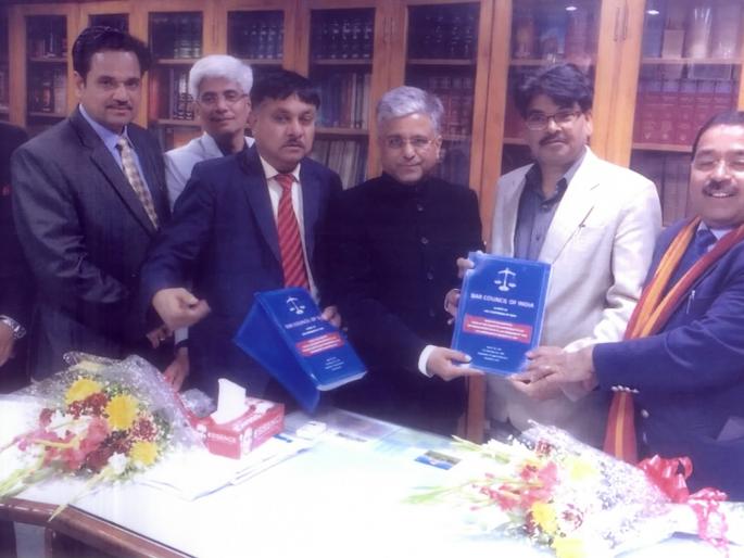 nashik,Advocate,Act,1961,Amendment,Report,submitted | अॅडव्होकेट अॅक्ट-1961 दुरुस्ती अहवाल विधिज्ज्ञ परिषदेस सादर nashik,Advocate,Act,1961,Amendment,Report,submitted | अॅडव्होकेट अॅक्ट-1961 दुरुस्ती अहवाल विधिज्ज्ञ परिषदेस सादर