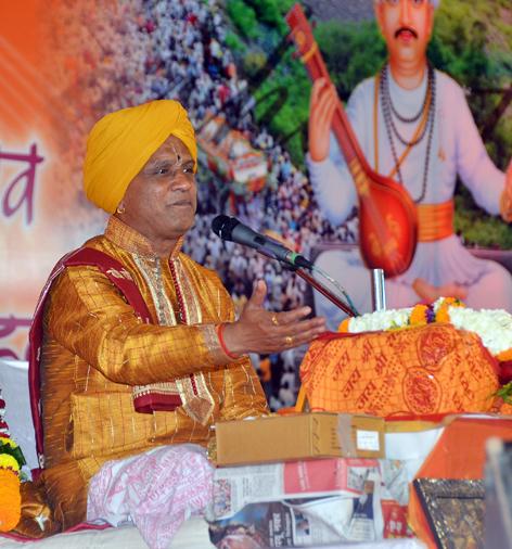 Heartburn should be ignited in the heart | हृदयात विचारांची ज्योत प्रज्वलित करावी