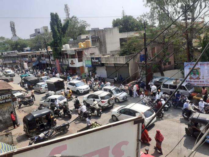 Pimpalgaonkars forget the rules | पिंपळगावकारांना नियमांचा विसर Pimpalgaonkars forget the rules | पिंपळगावकारांना नियमांचा विसर