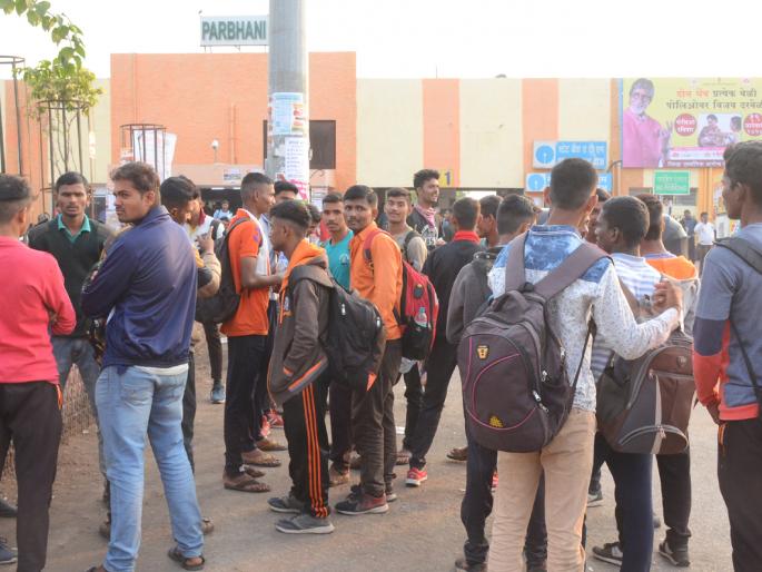 Army recruitment starts in Parbhani: Small business turnover has doubled | परभणीत सैन्य भरती सुरू : लघु व्यवसायांची उलाढाल दुपटीने वाढली