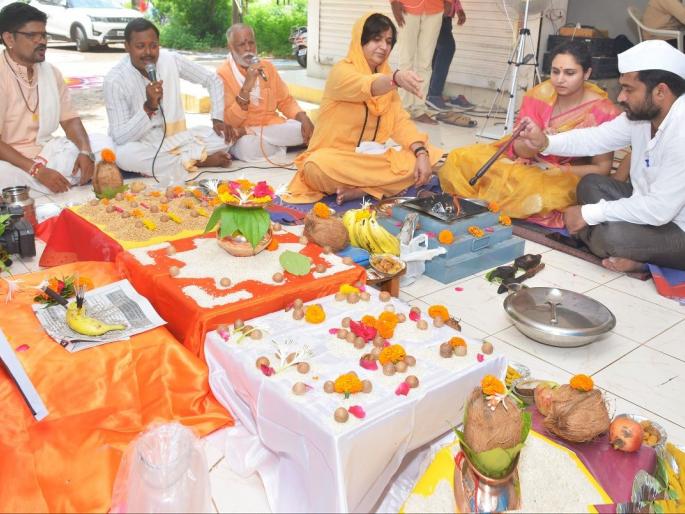 Shriram Mahayagya at Amalner on the backdrop of Shriram Bhumi Pujan ceremony in Ayodhya | अयोध्येतील श्रीराम भूमिपूजन सोहळ्याच्या पार्श्वभूमीवर अमळनेर येथे श्रीराम महायज्ञ उत्साहात Shriram Mahayagya at Amalner on the backdrop of Shriram Bhumi Pujan ceremony in Ayodhya | अयोध्येतील श्रीराम भूमिपूजन सोहळ्याच्या पार्श्वभूमीवर अमळनेर येथे श्रीराम महायज्ञ उत्साहात