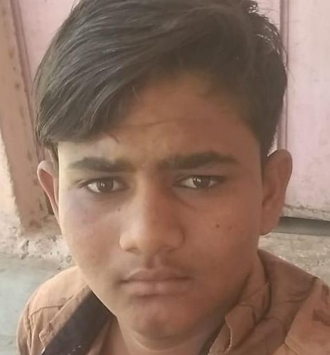 Suicide by hanging of two in Amalner taluka | अमळनेर तालुक्यात दोघांची गळफास घेऊन आत्महत्या Suicide by hanging of two in Amalner taluka | अमळनेर तालुक्यात दोघांची गळफास घेऊन आत्महत्या