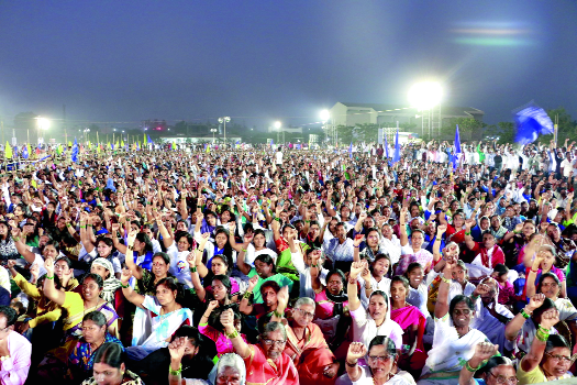 Destroy the State of Chieftains: Prakash Ambedkar | देशातील लुटारूंचे राज्य उद्ध्वस्त करा: प्रकाश आंबेडकर Destroy the State of Chieftains: Prakash Ambedkar | देशातील लुटारूंचे राज्य उद्ध्वस्त करा: प्रकाश आंबेडकर