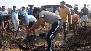 Definitive development of the village, if people work in field work | लोक सहभागातुन कामे केल्यास गावाचा निश्चित विकास 