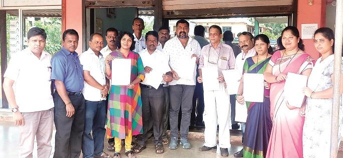 Sindhudurg: Separate tiger teeth, different from showing: Atul Ravana's serious charge | सिंधुदुर्ग : सेनेचे खायचे दात वेगळे, दाखवायचे वेगळे : अतुल रावराणेंचा गंभीर आरोप