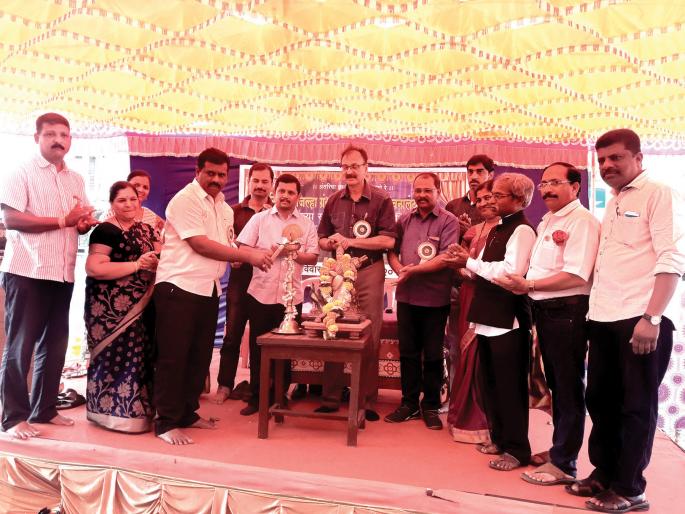 Sindhudurg: The need of pre-reading the future generation: Anant Vaidya | सिंधुदुर्ग : भावी पिढीला वाचनाची आवड लावण्याची गरज :अनंत वैद्य Sindhudurg: The need of pre-reading the future generation: Anant Vaidya | सिंधुदुर्ग : भावी पिढीला वाचनाची आवड लावण्याची गरज :अनंत वैद्य