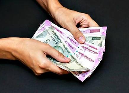 Teacher salaries now at a click | शिक्षकांचे पगार आता एका क्लिकवर