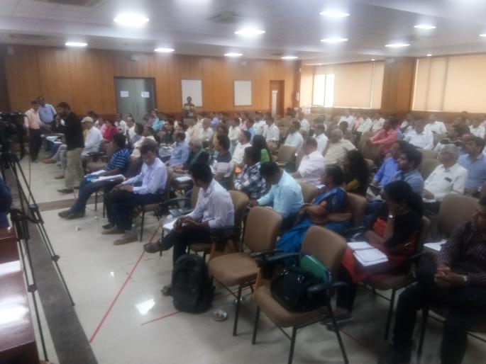 New CRZ draft builder in Thane district; The locals were furious at the hearing | ठाणे जिल्ह्यातील नवा सीआरझेड आराखडा बिल्डरधार्जिणा ; सुनावणीमध्ये स्थानिकांचा तीव्र संताप New CRZ draft builder in Thane district; The locals were furious at the hearing | ठाणे जिल्ह्यातील नवा सीआरझेड आराखडा बिल्डरधार्जिणा ; सुनावणीमध्ये स्थानिकांचा तीव्र संताप