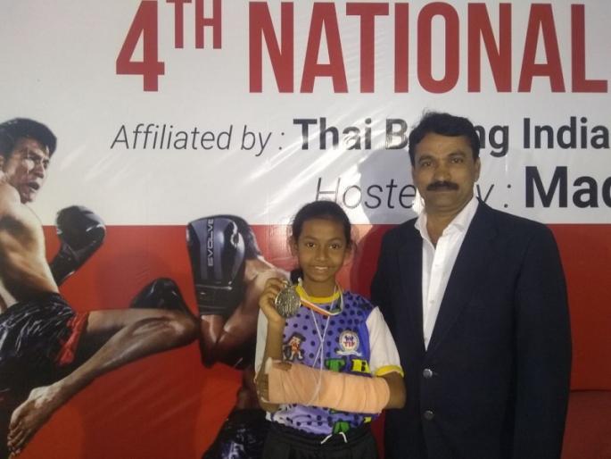 Silver medal won by Thane | जखमी होऊनही ठाण्याच्या स्वराने जिंकले रौप्य पदक Silver medal won by Thane | जखमी होऊनही ठाण्याच्या स्वराने जिंकले रौप्य पदक