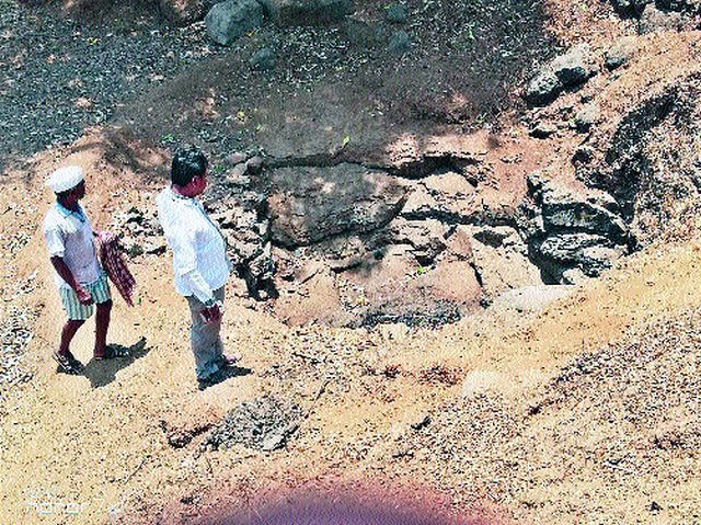 Water scarcity in Ganeshgarh | गणेशगावला पाणीटंचाईच्या झळा Water scarcity in Ganeshgarh | गणेशगावला पाणीटंचाईच्या झळा