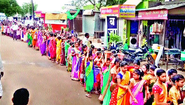 Tree Dand through High School High School | न्यायडोंगरीत आहेर हायस्कूलतर्फे वृक्षदिंडी Tree Dand through High School High School | न्यायडोंगरीत आहेर हायस्कूलतर्फे वृक्षदिंडी