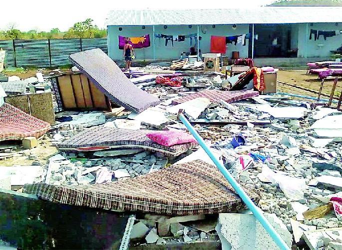 Camp of 'Sanchrishi' contractor fired | ‘समृद्धी’च्या कंत्राटदाराचा कॅम्प उडाला Camp of 'Sanchrishi' contractor fired | ‘समृद्धी’च्या कंत्राटदाराचा कॅम्प उडाला