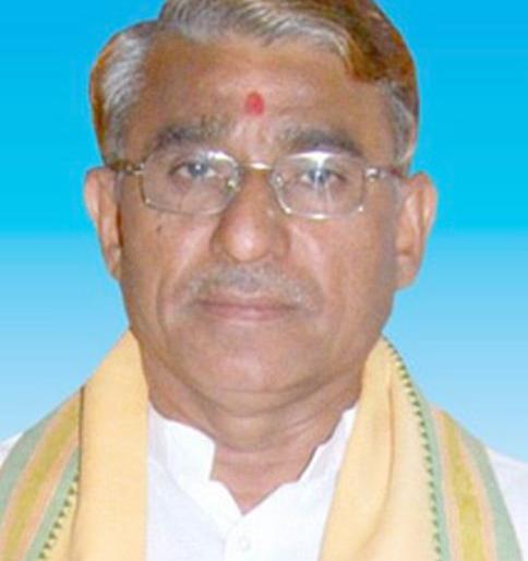 Increasing the crowd for grain is a conspiracy by the opposition; Dadarao Keeche charged | धान्याकरिता गर्दी वाढवणे हे विरोधकांचे षडयंत्र; दादाराव केचे यांचा आरोप Increasing the crowd for grain is a conspiracy by the opposition; Dadarao Keeche charged | धान्याकरिता गर्दी वाढवणे हे विरोधकांचे षडयंत्र; दादाराव केचे यांचा आरोप