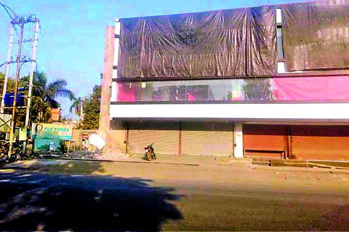 Break the encroachment of Kripalani; Otherwise the movement | कृपलानीचे अतिक्रमण तोडा; अन्यथा आंदोलन