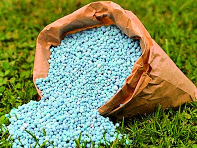 Farmers are fed up with the rise in prices of agricultural implements | शेती उपयोगी साधनांच्या भाववाढीने शेतकरी बेजार Farmers are fed up with the rise in prices of agricultural implements | शेती उपयोगी साधनांच्या भाववाढीने शेतकरी बेजार
