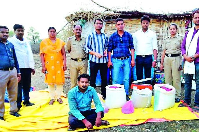 One and a half million fake BT seeds seized | दीड लाखांचे बनावट बीटी बियाणे जप्त One and a half million fake BT seeds seized | दीड लाखांचे बनावट बीटी बियाणे जप्त