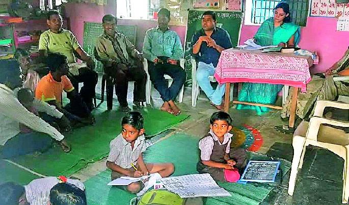 The school opened by the Speaker only | सभापतींनीच उघडली शाळा The school opened by the Speaker only | सभापतींनीच उघडली शाळा