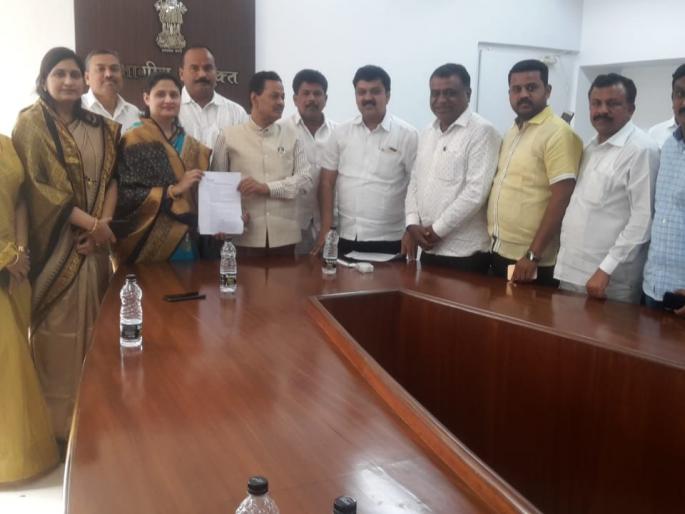 Complaint about the stewardship of the Chief Executive Officer | मुख्य कार्यकारी अधिकाऱ्यांच्या कारभाराची तक्रार Complaint about the stewardship of the Chief Executive Officer | मुख्य कार्यकारी अधिकाऱ्यांच्या कारभाराची तक्रार