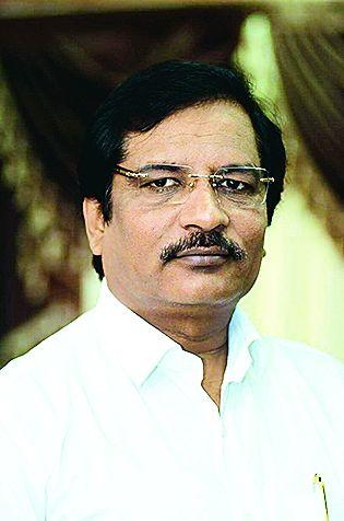 In politics to empower people to solve their problems | लोकांचे प्रश्न सोडविण्याचे बळ मिळण्यासाठी राजकारणात