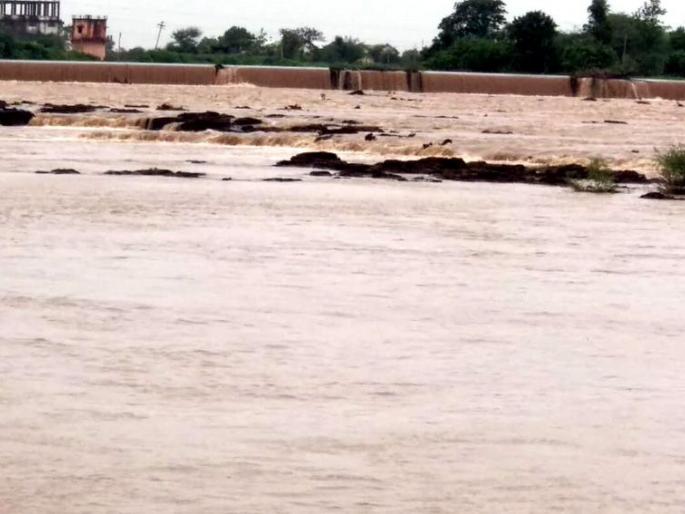Water levels rise in Wardha district; But still crisis | वर्धा जिल्ह्यात पाणी पातळी वाढली; पण दुष्काळाचे संकट कायम Water levels rise in Wardha district; But still crisis | वर्धा जिल्ह्यात पाणी पातळी वाढली; पण दुष्काळाचे संकट कायम