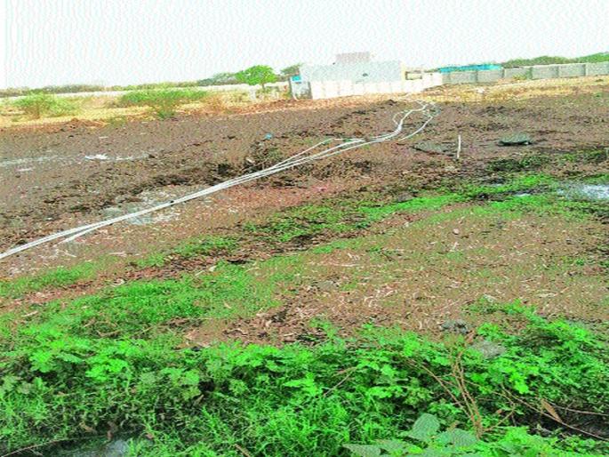 Lakhs liters of water in Wadalaga steal | वडाळागावात लाखो लिटर्स पाण्याची चोरी Lakhs liters of water in Wadalaga steal | वडाळागावात लाखो लिटर्स पाण्याची चोरी