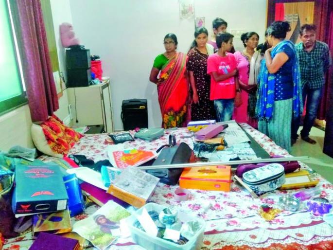 Citizens beware .. thief's eye on closed house | नागरिकांनो सावधान.. बंद घरावर चोरट्यांचा डोळा Citizens beware .. thief's eye on closed house | नागरिकांनो सावधान.. बंद घरावर चोरट्यांचा डोळा