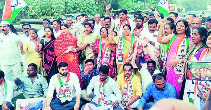 Public protest of Sattar in Nagpur too | नागपुरातही अब्दुल सत्तारांचा जाहीर निषेध