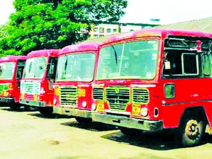 Ain Sanatach Red Fairy Rusli; The wheels of the ST sat in the depot | ऐन सणातच लाल परी रुसली; एसटीची चाके आगारातच बसली Ain Sanatach Red Fairy Rusli; The wheels of the ST sat in the depot | ऐन सणातच लाल परी रुसली; एसटीची चाके आगारातच बसली