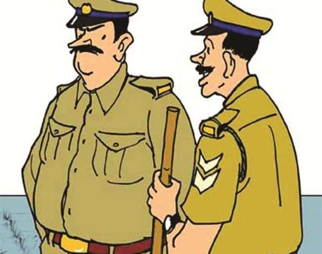Suspect arrested with grasshoppers; Filed | गावठी कट्ट्यांसह संशयितास अटक; गुन्हा दाखल Suspect arrested with grasshoppers; Filed | गावठी कट्ट्यांसह संशयितास अटक; गुन्हा दाखल
