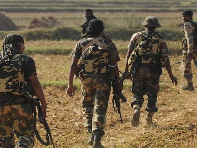 CRPF jawan fired rounds on colleagues in Gadchiroli | गडचिरोलीत सीआरपीएफ जवानाने झाडल्या सहकाऱ्यांवर गोळ्या CRPF jawan fired rounds on colleagues in Gadchiroli | गडचिरोलीत सीआरपीएफ जवानाने झाडल्या सहकाऱ्यांवर गोळ्या