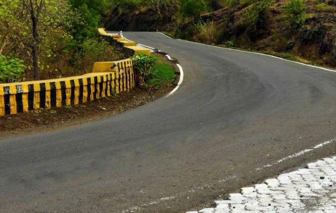 The conditions for roads in Gadchiroli loosened | गडचिरोलीत रस्त्यांसाठी अटी होणार शिथिल